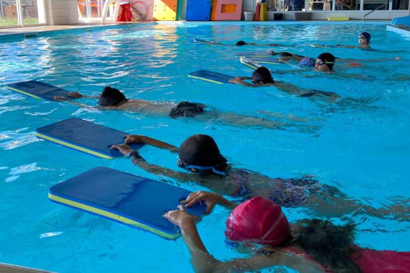 où prendre des cours de natation de qualité pour un enfant de 5 ans près de Libourne ou de saint-andré de cubzac