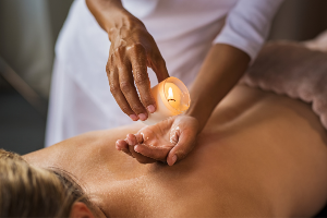 massage à la bougie de 50 ou 75 min au Lugon bleu près de libourne ou saint-andré de cubzac, massage de qualité